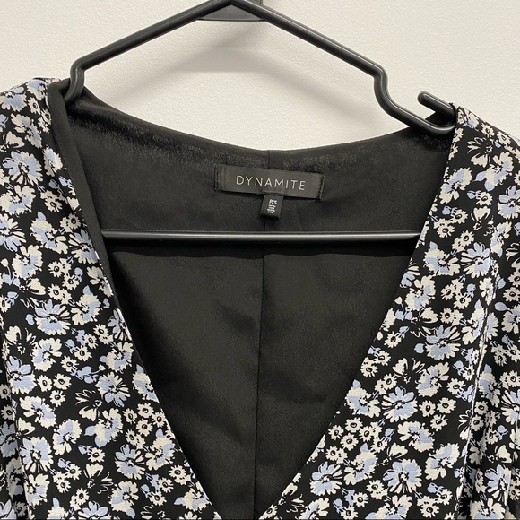 NEW - DYNAMITE FLORAL FALL DRESS / SIZE SMALL WITH TIE - Picture 5 of 9
